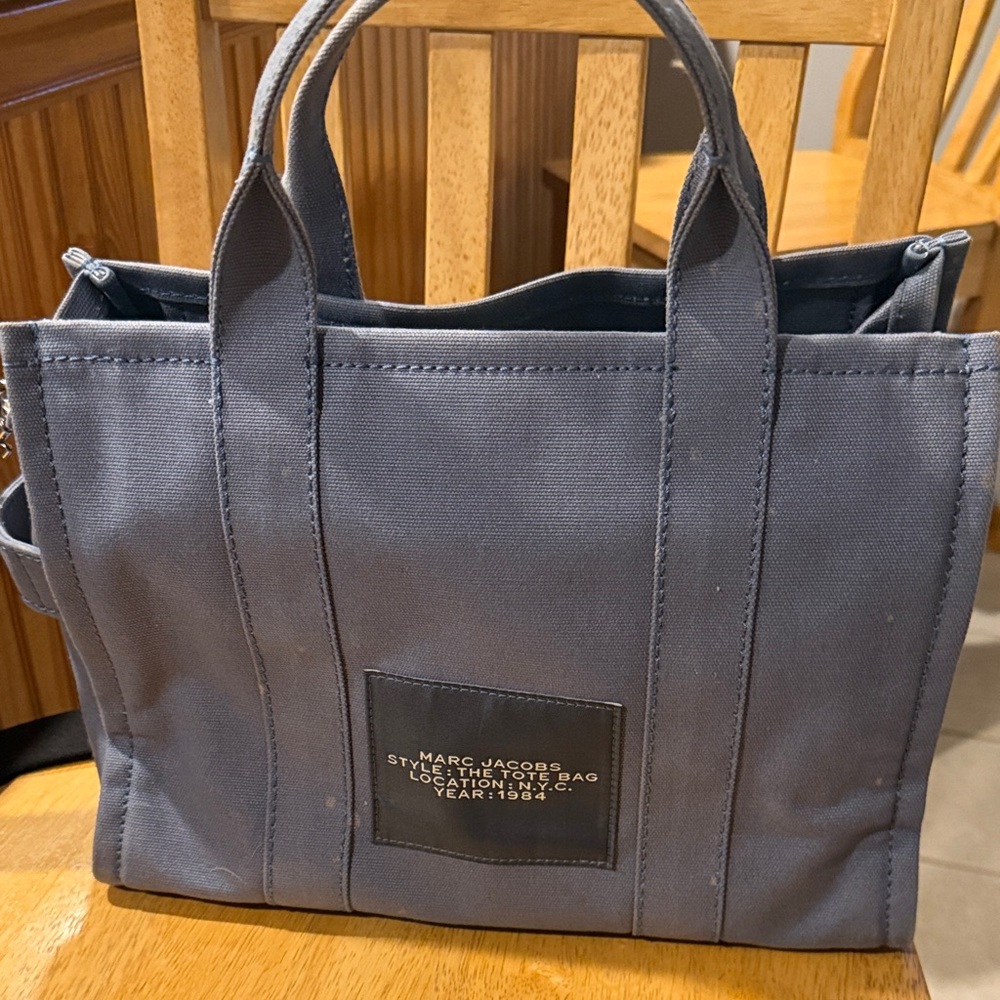 Marc Jacobs Tote Bag in Slate Gray Canvas with White Logo - Picture 4 of 10